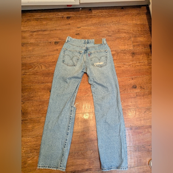 Levi's Premium Ripped Jeans - Picture 5 of 5